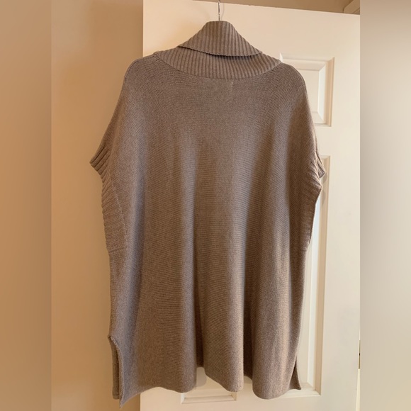 Old Navy Turleneck Poncho Sweater Size M-L - Picture 2 of 5